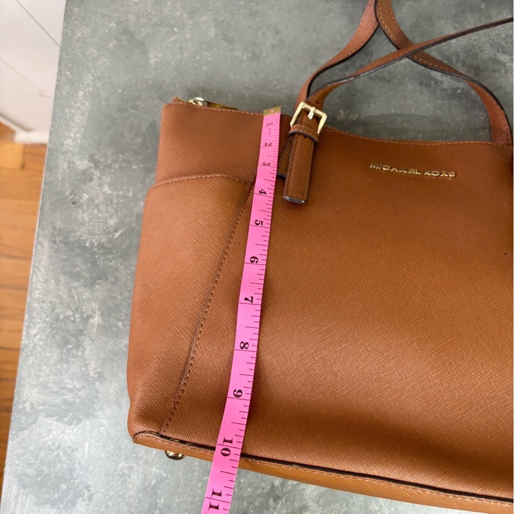 Michael Kors brown Saffiano leather Jet Set Top-Zip Tote bag - Picture 16 of 16